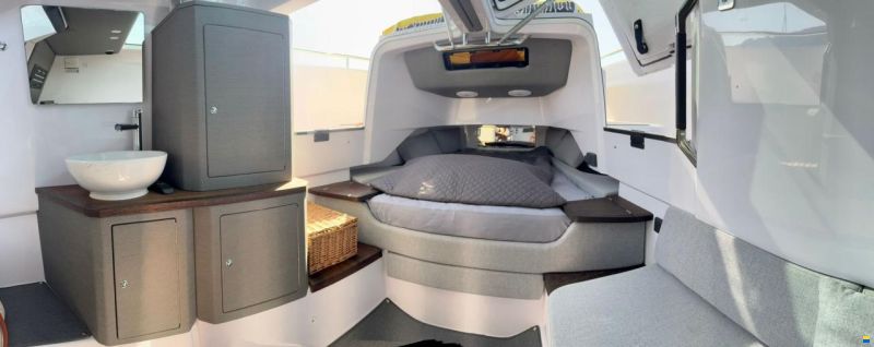 Axopar 37 Cross Cabin