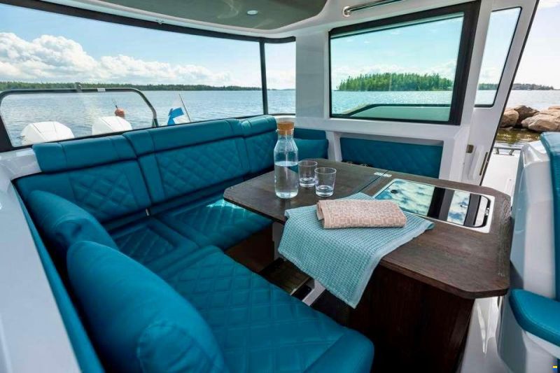 Axopar 37 Cross Cabin