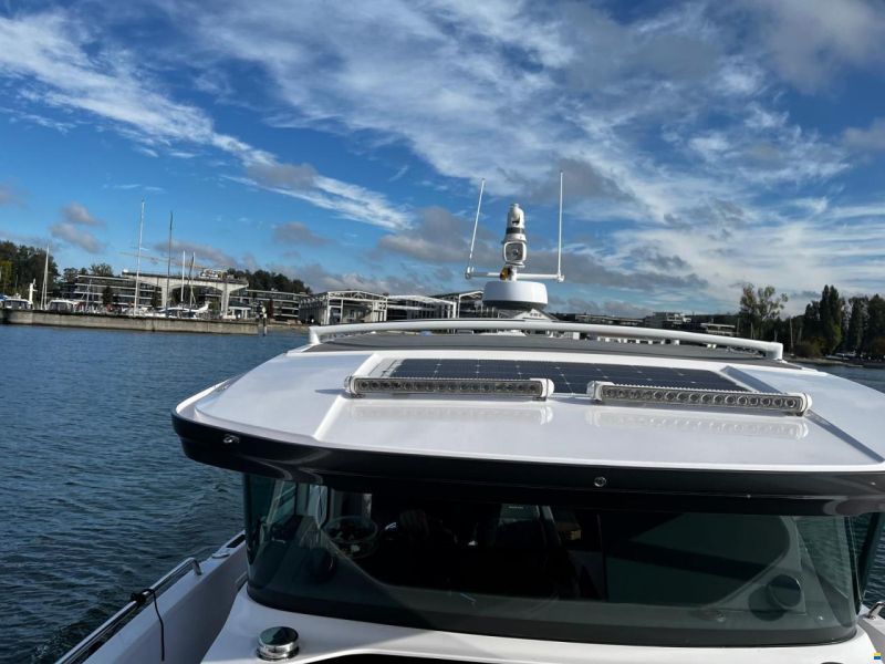 Axopar 37 Cross Cabin