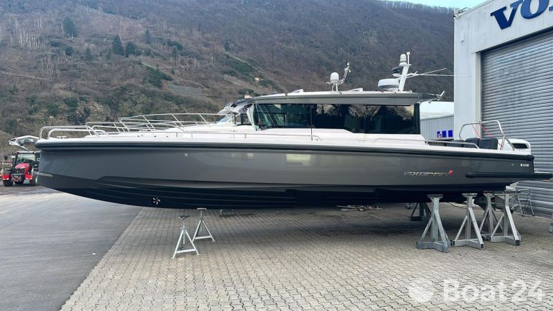 Axopar 37 Cross Cabin