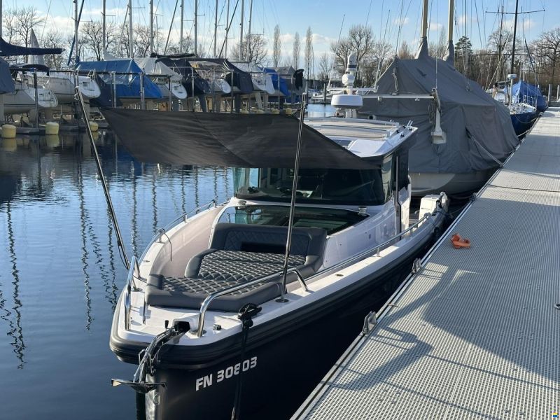 Axopar 37 Cross Cabin
