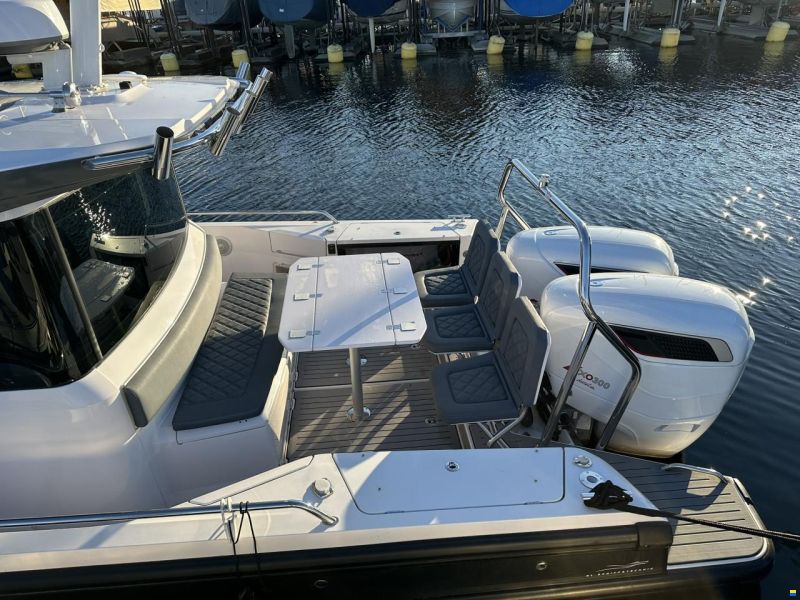 Axopar 37 Cross Cabin