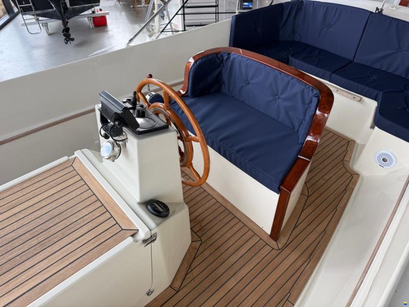 Interboat 25