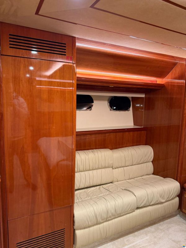 Ferretti 80