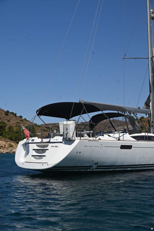 Jeanneau Yachts 57