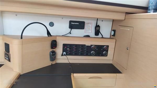 Jeanneau Yachts 57