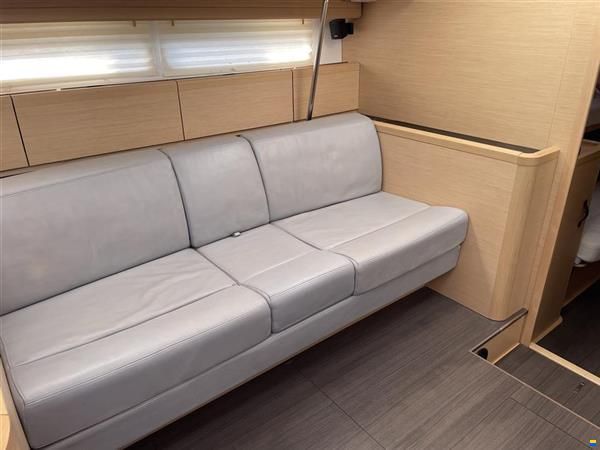 Jeanneau Yachts 57