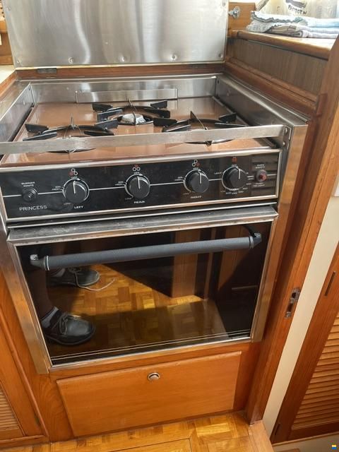 Grand Banks 32