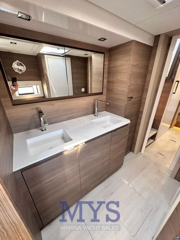 Aventura 56 MY