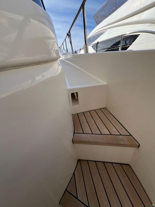 Ferretti 450