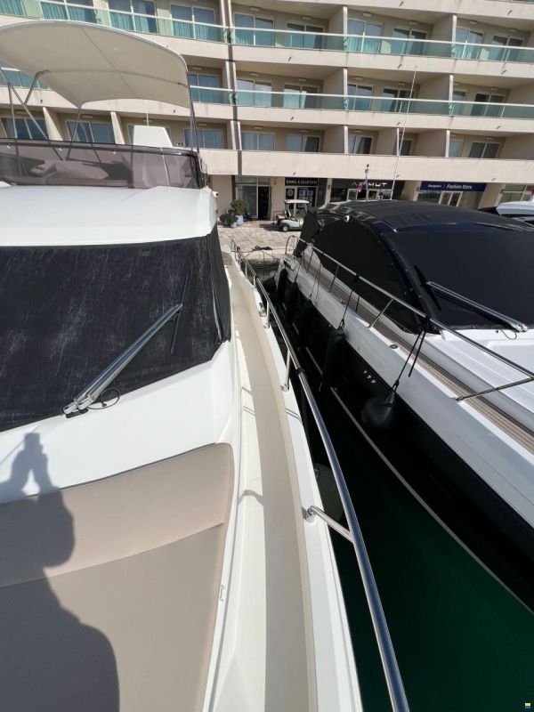 Ferretti 450