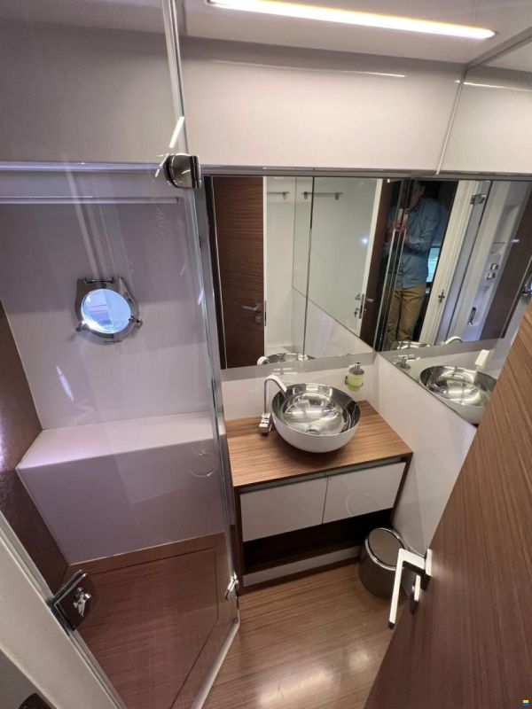 Ferretti 450