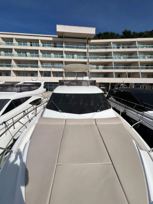 Ferretti 450