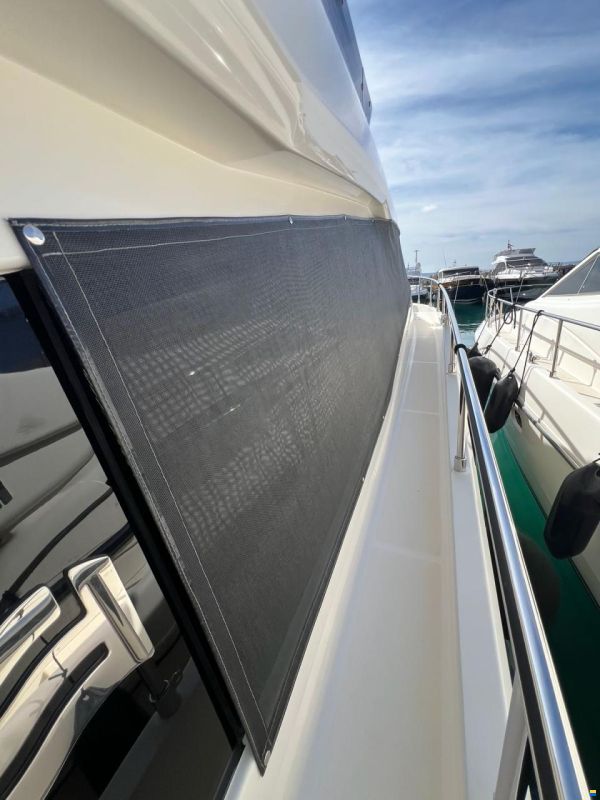 Ferretti 450