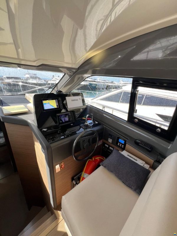Ferretti 450