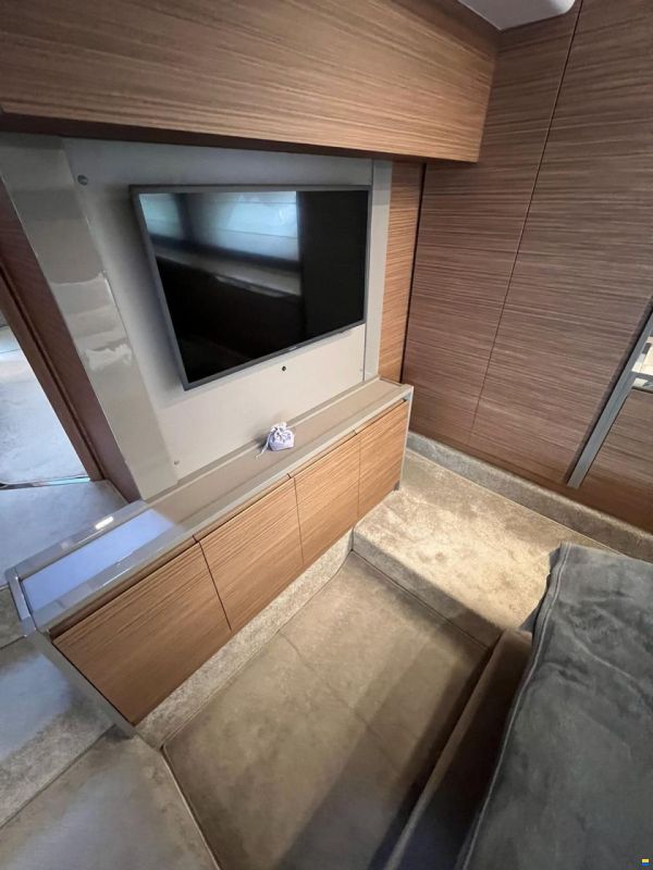 Ferretti 450