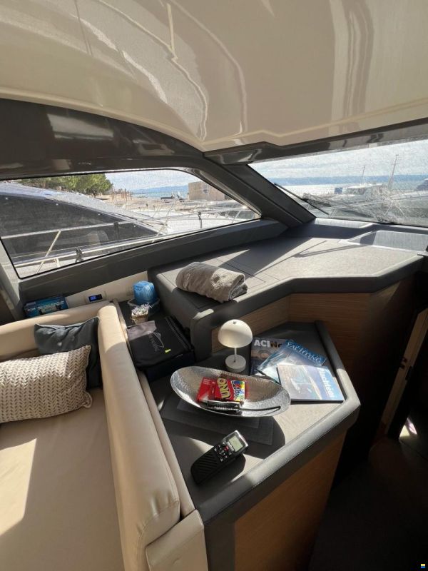 Ferretti 450