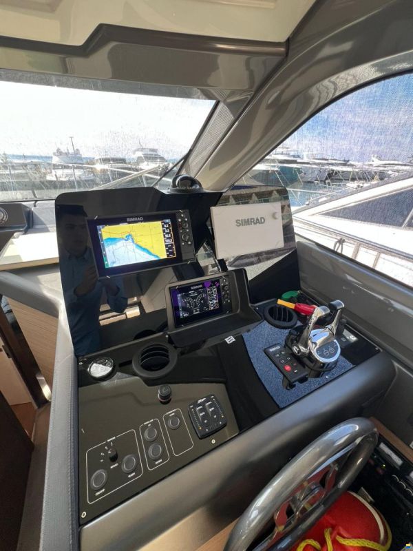 Ferretti 450