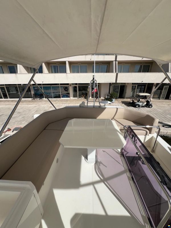 Ferretti 450