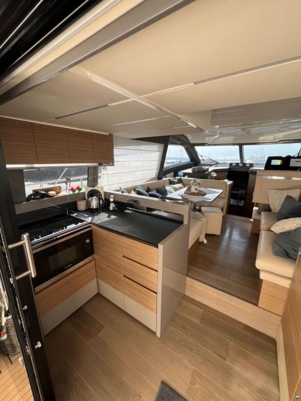 Ferretti 450