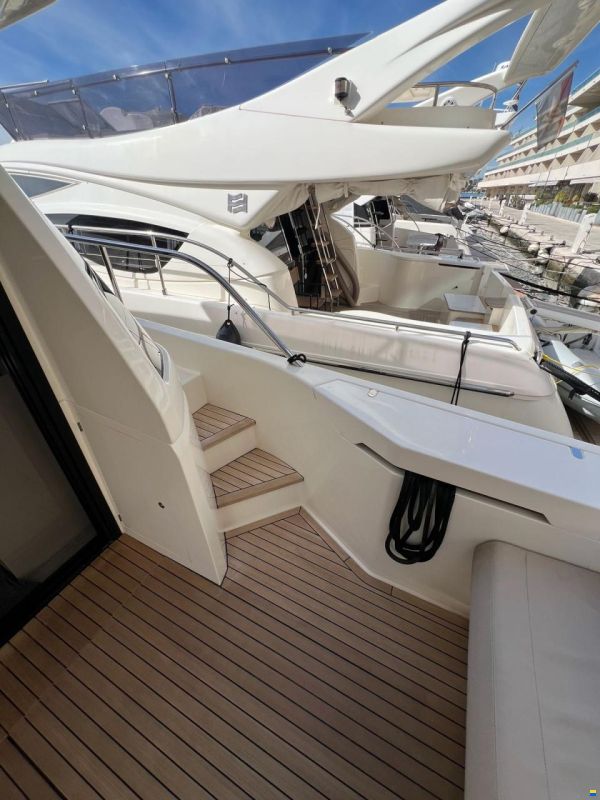 Ferretti 450