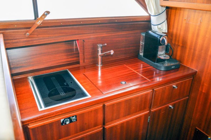 Swiss Craft Sedan Express Cruiser 9.60m