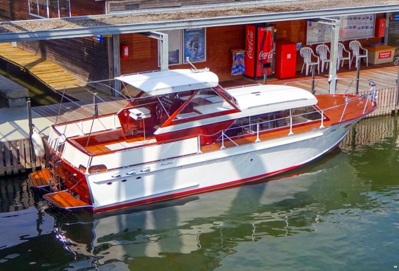 Swiss Craft Sedan Express Cruiser 9.60m