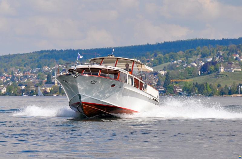 Swiss Craft Sedan Express Cruiser 9.60m