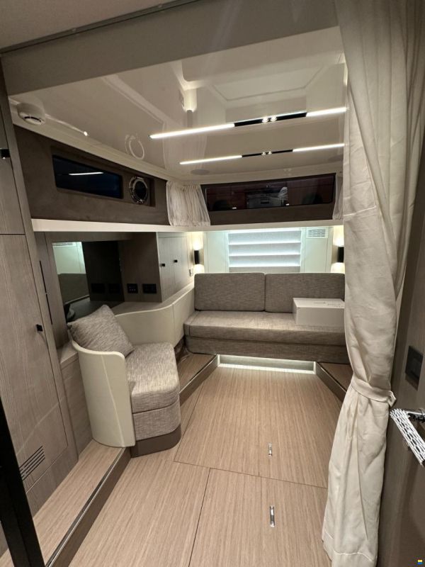 Cranchi A46 Luxury Tender
