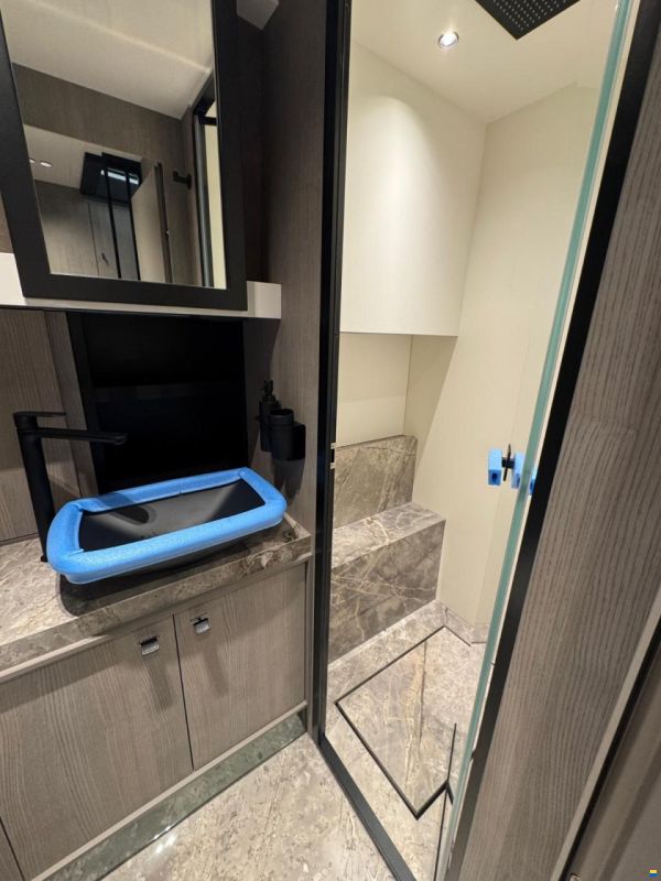 Cranchi A46 Luxury Tender