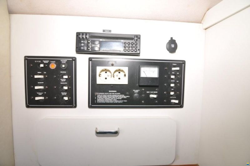 Crownline 765