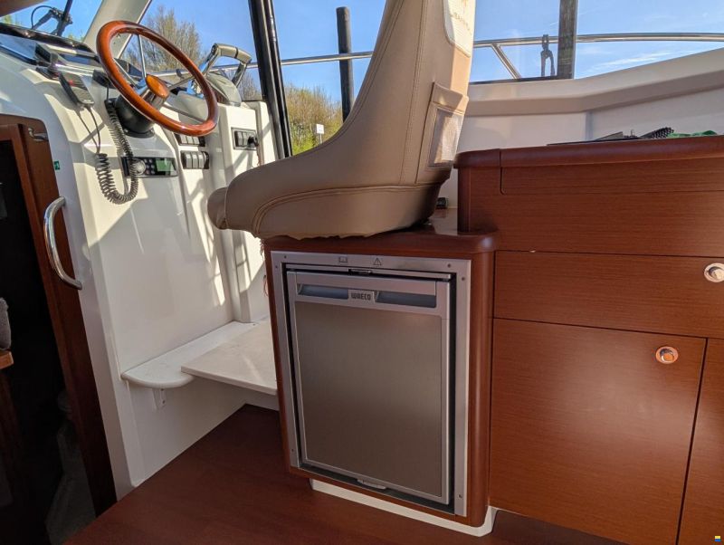 Jeanneau Merry Fisher 855