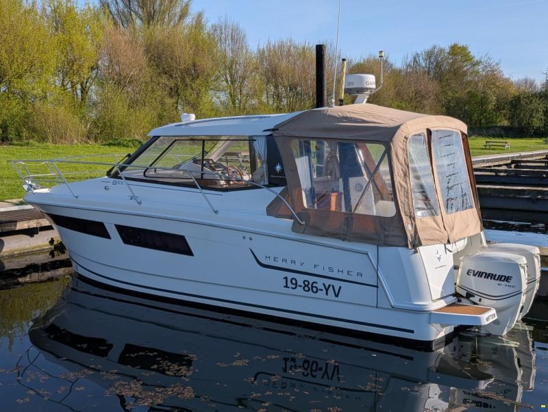 Jeanneau Merry Fisher 855