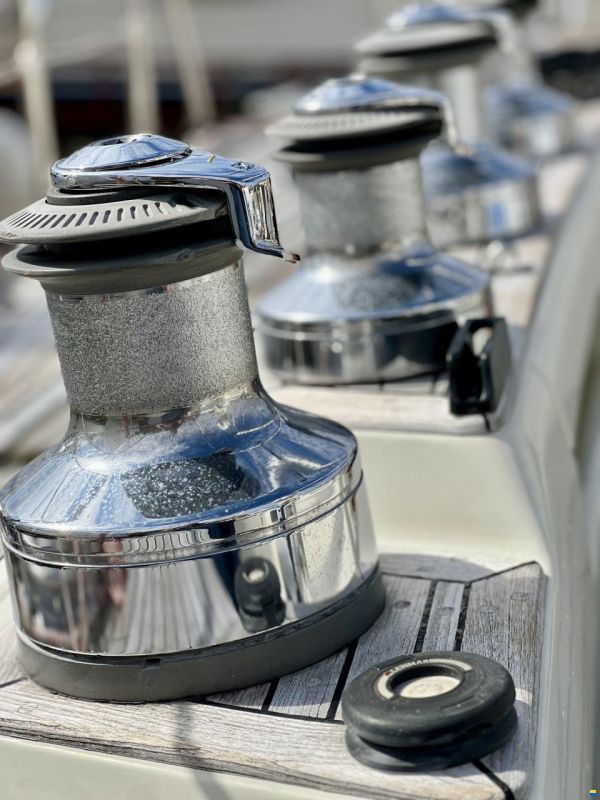 Sweden Yachts 390