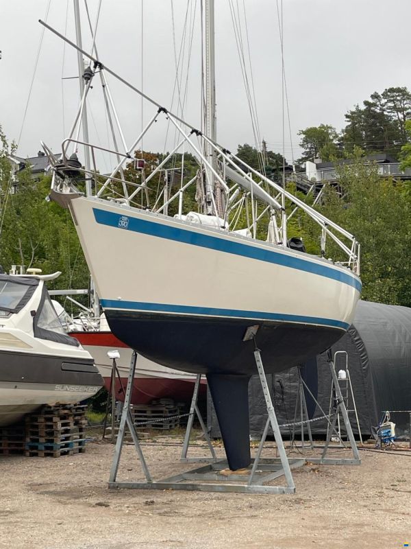 Sweden Yachts 390