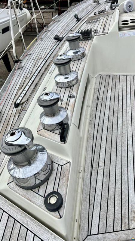 Sweden Yachts 390