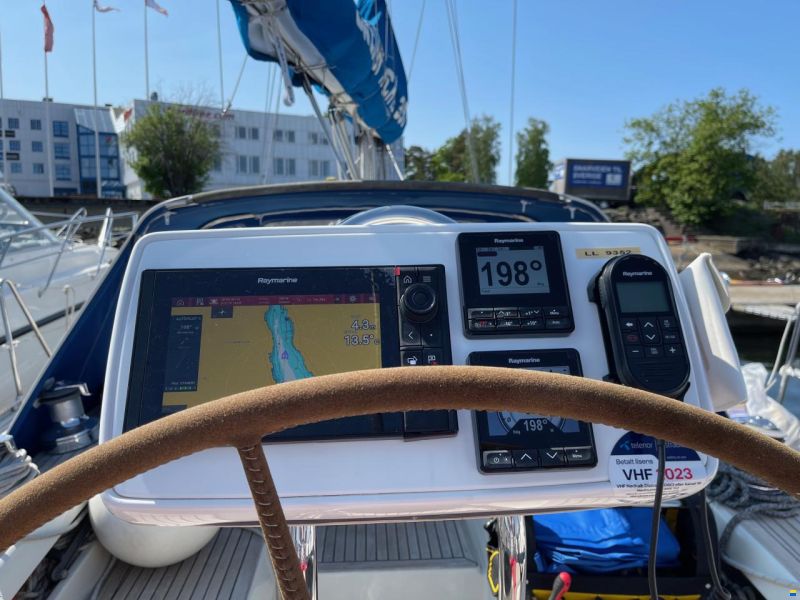 Sweden Yachts 390