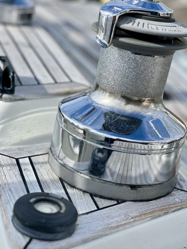 Sweden Yachts 390