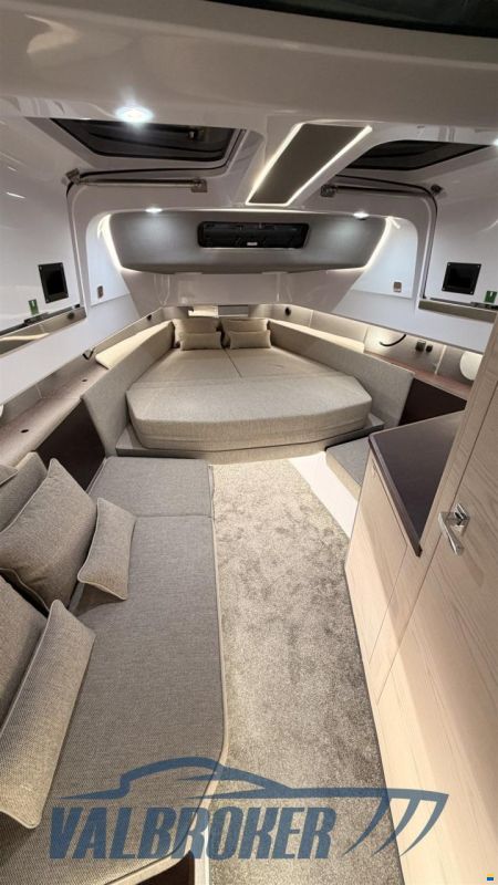 Axopar 45 Cross Cabin