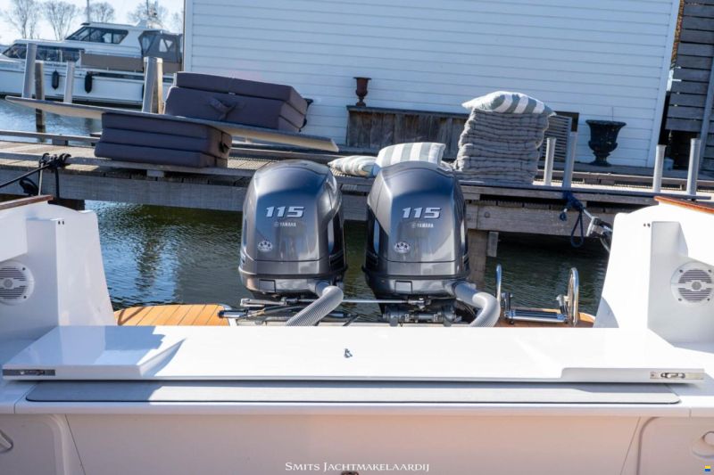 Bertram 25