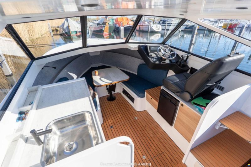 Bertram 25