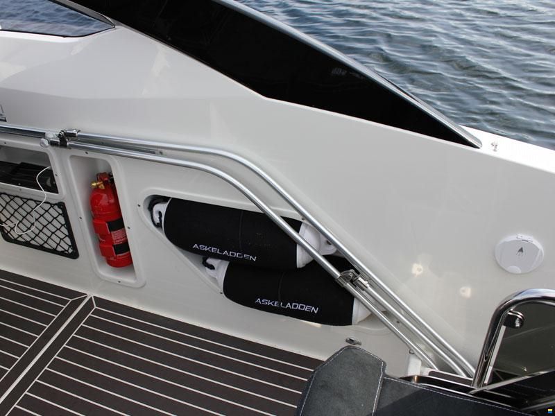 Parker 690 Bow Rider