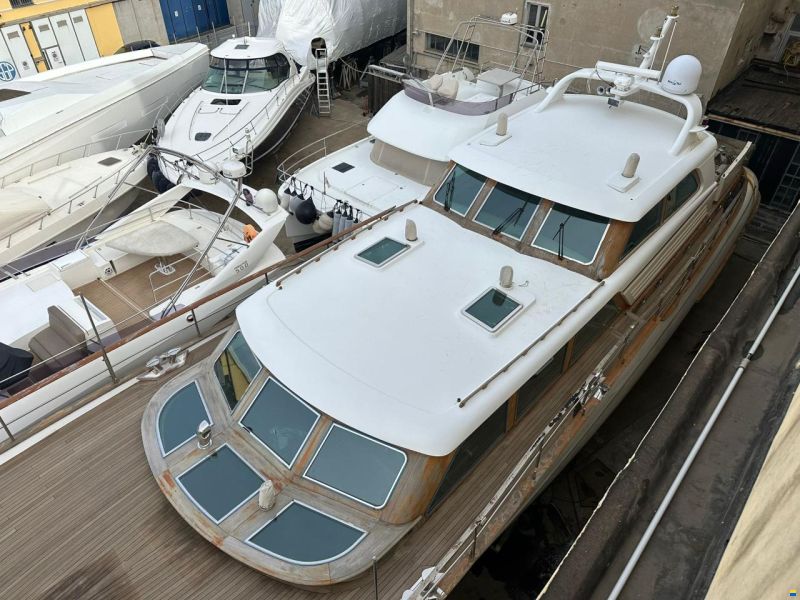 Custom Dutch Motor Yacht