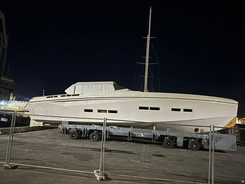 Custom Italian Sport Yacht