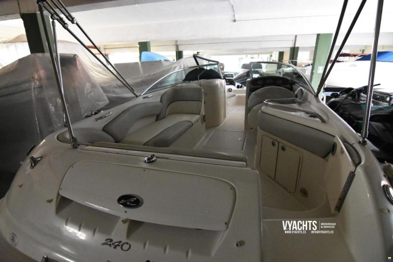 Sea Ray 240 SD