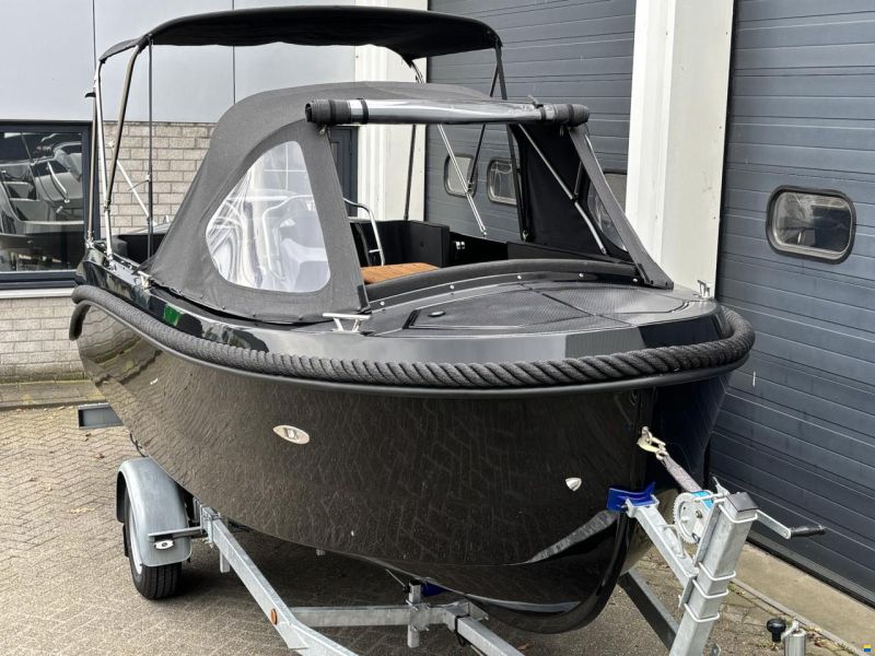 Oud Huijzer 600 Tender