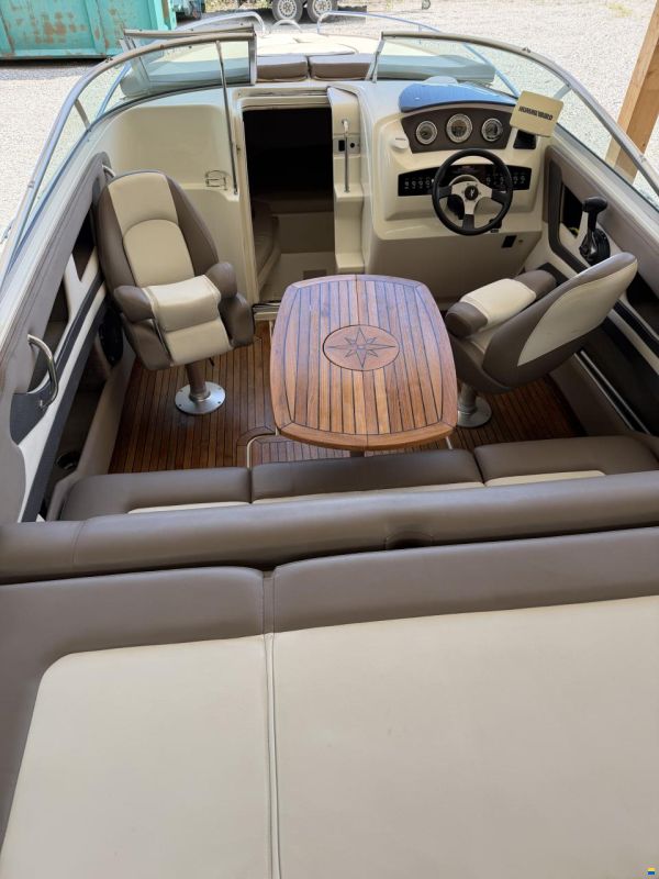 Sea Ray 210 Overnighter