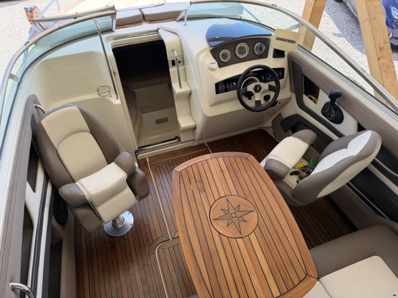Sea Ray 210 Overnighter