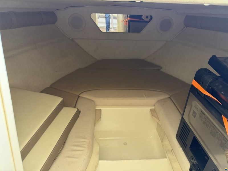 Sea Ray 210 Overnighter