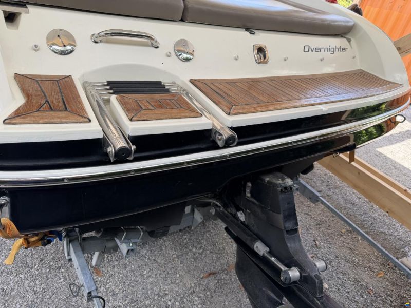 Sea Ray 210 Overnighter